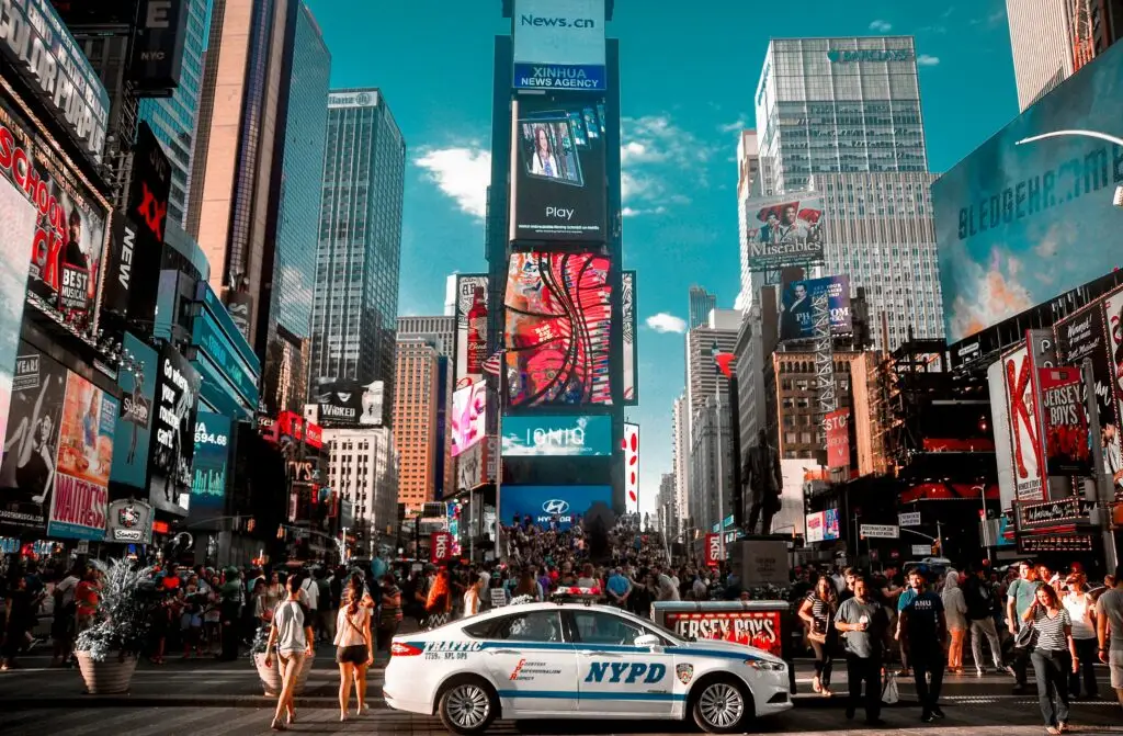 victor he thdonyz w9y unsplash